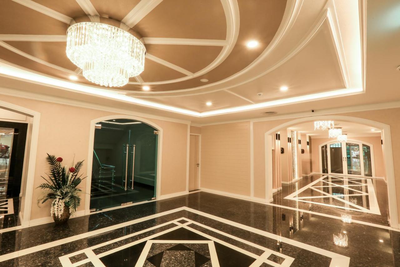 Crystal Palace Luxury Hotel Pattaya Esterno foto