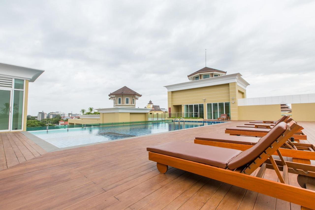 Crystal Palace Luxury Hotel Pattaya Esterno foto