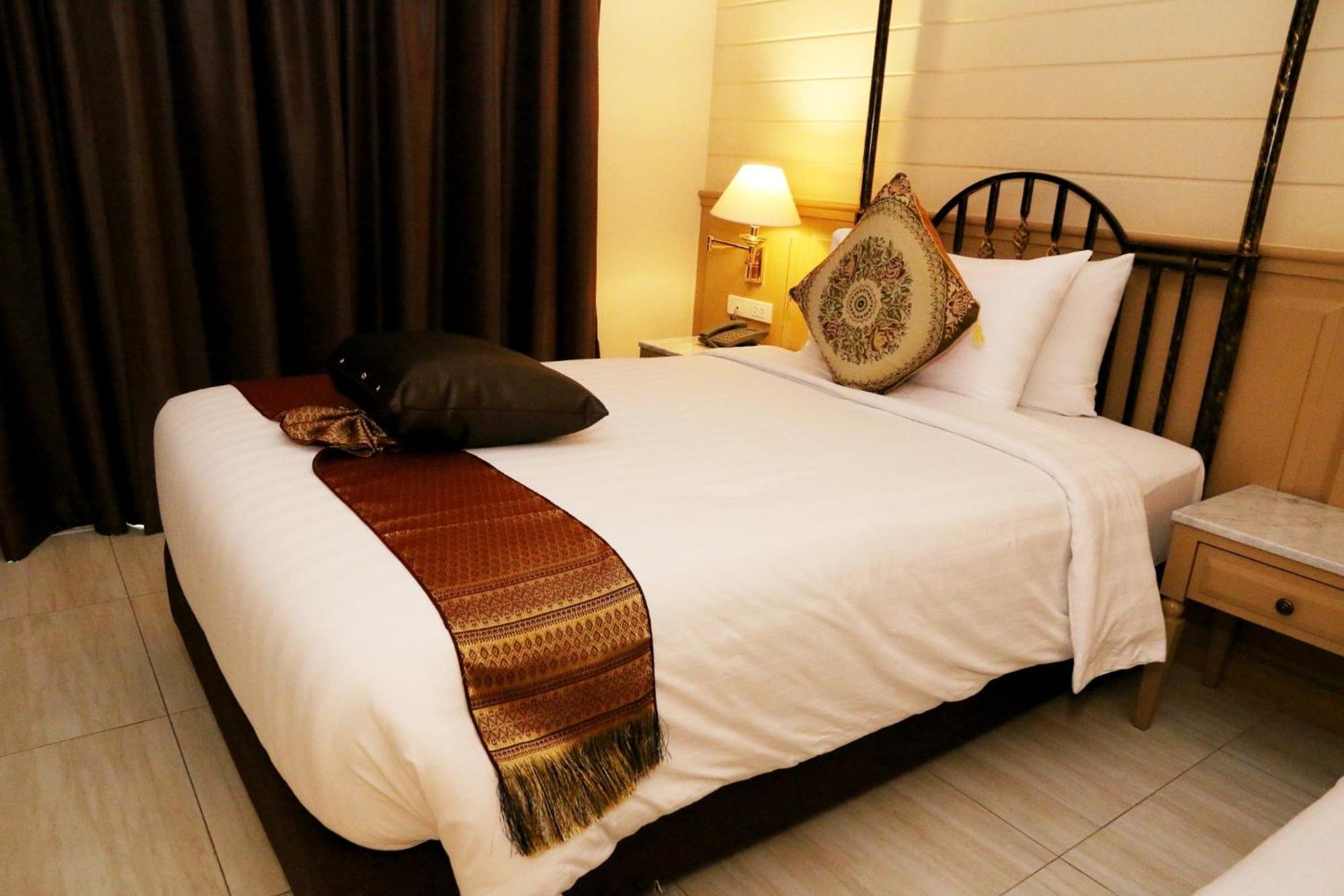 Crystal Palace Luxury Hotel Pattaya Esterno foto