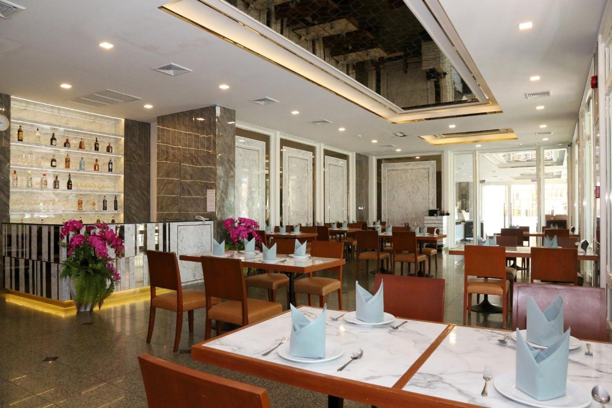 Crystal Palace Luxury Hotel Pattaya Esterno foto