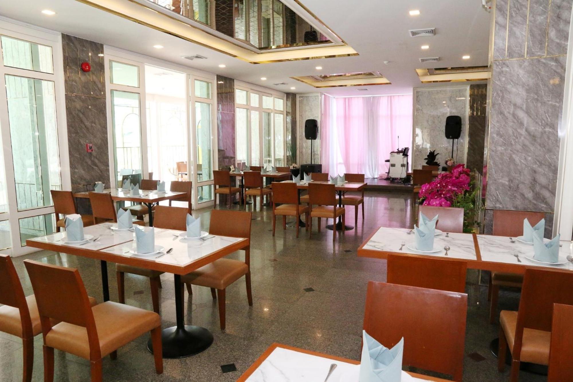 Crystal Palace Luxury Hotel Pattaya Esterno foto