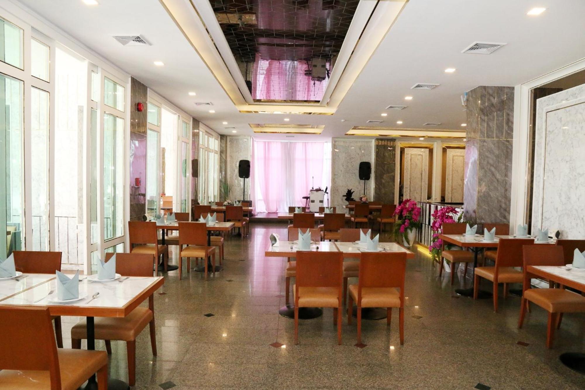 Crystal Palace Luxury Hotel Pattaya Esterno foto