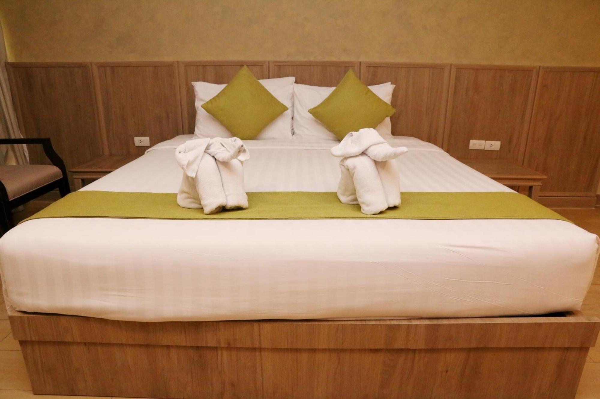 Crystal Palace Luxury Hotel Pattaya Esterno foto