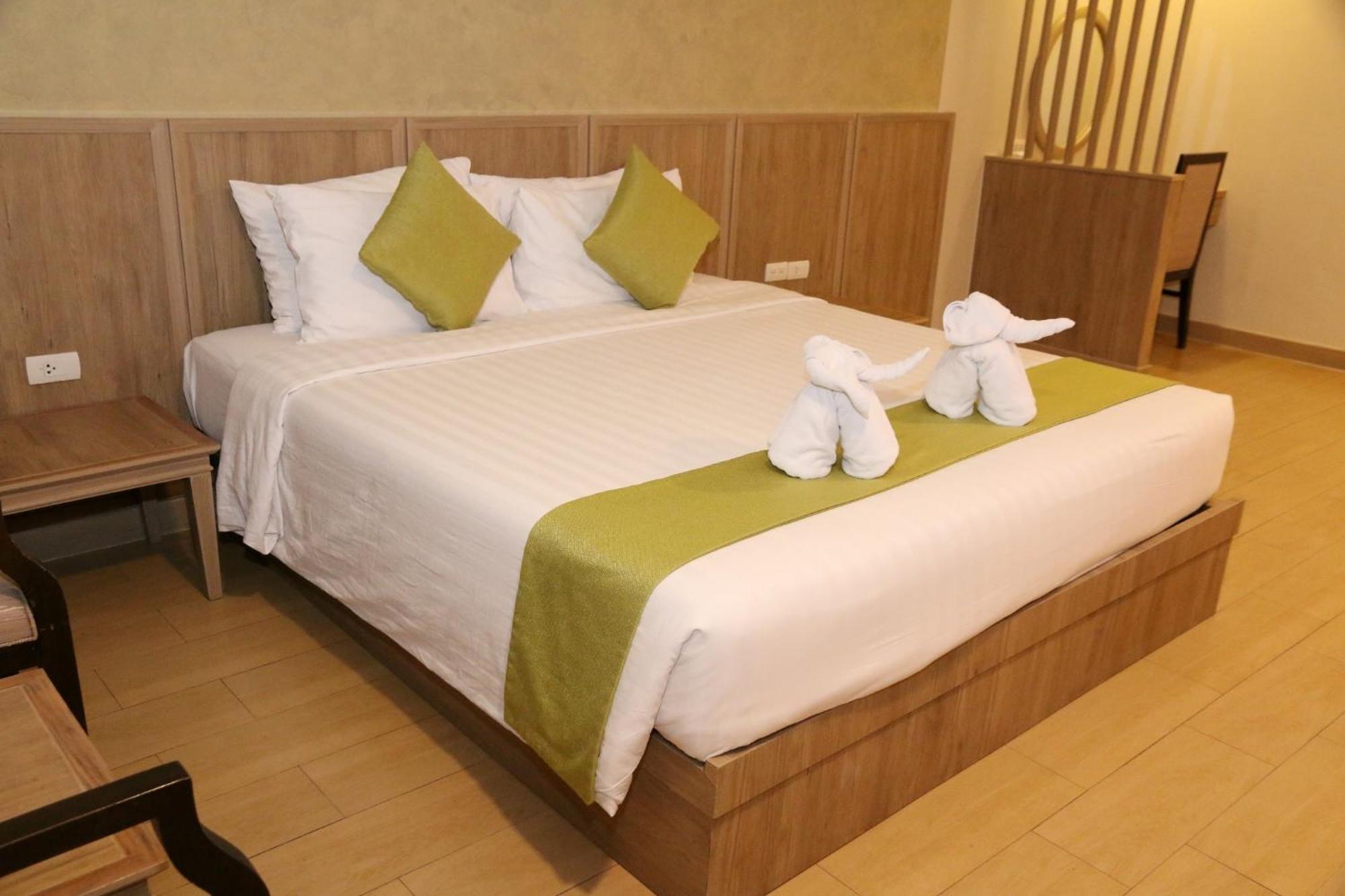 Crystal Palace Luxury Hotel Pattaya Esterno foto